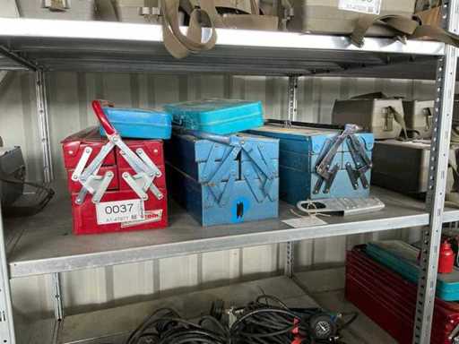 Bundle of hand tools