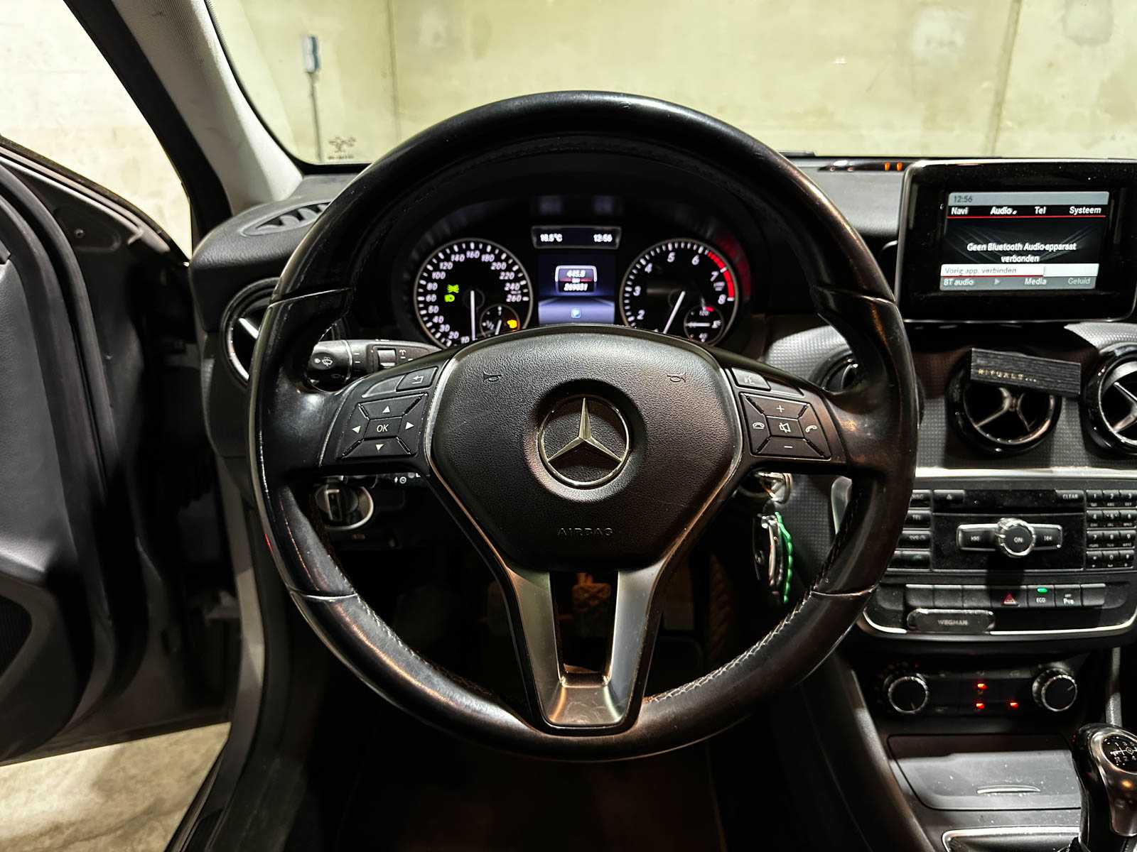 Mercedes-Benz A180 4U3 A-klasse 121pk 2013 (Origineel-NL), 8-SRR-41