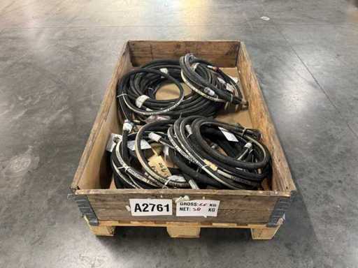 Charge von Industrieschläuchen – Dampfschläuche / Industrieschläuche mit Kupplungen