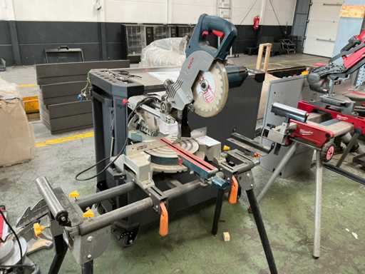 Bosch GCM800SJ Gehrungssäge mit Basis