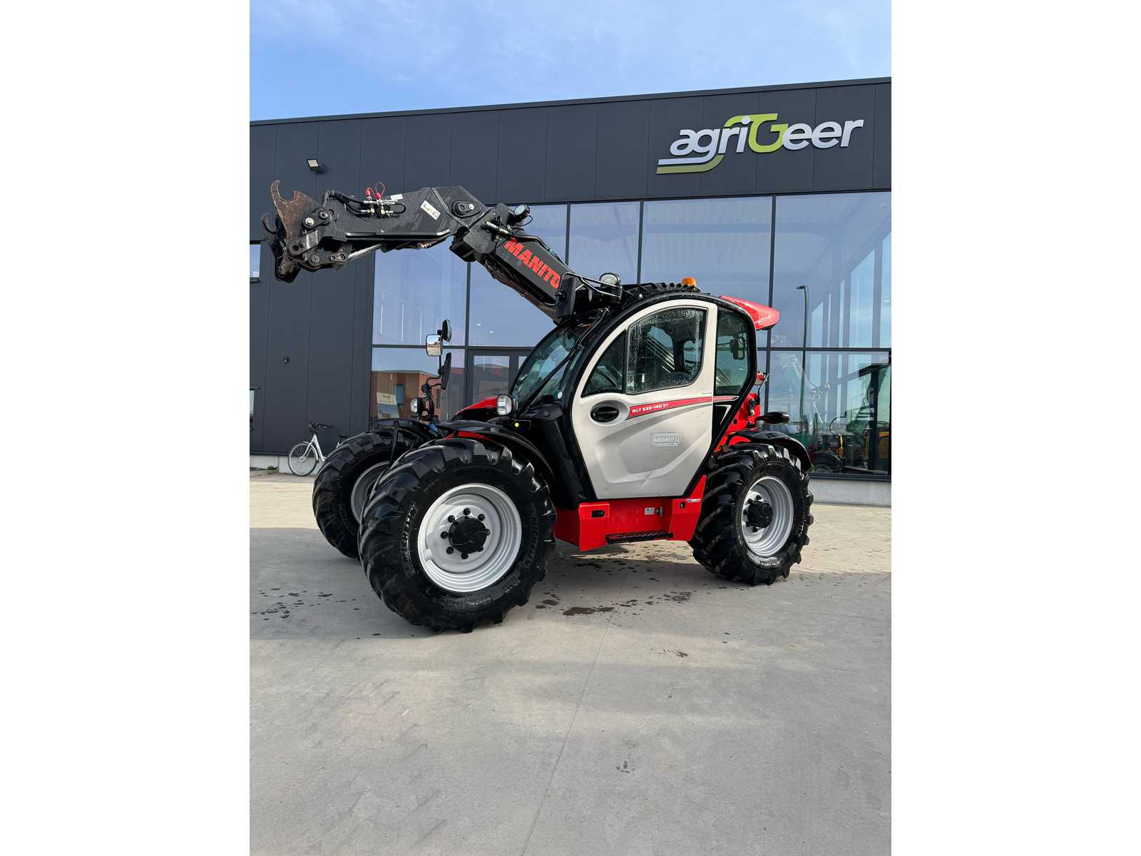 2017 Manitou 635-140 v+ Telehandler