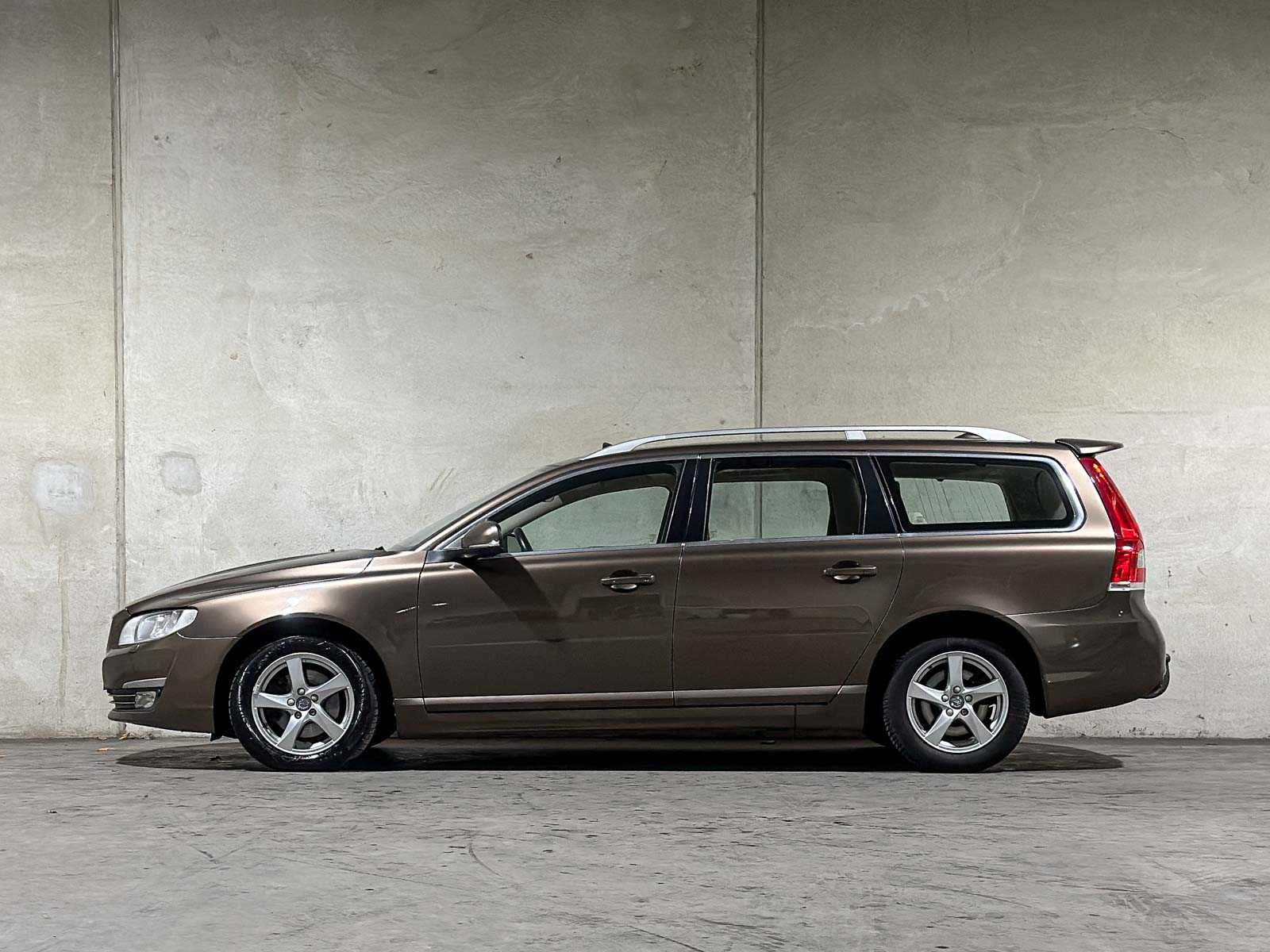 Volvo V70 2.0 D4 Summum 181pk 2015 (Origineel-NL), GB-859-B