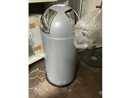 Waste bin