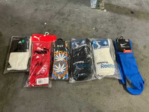 Lot de șosete diferite, inclusiv Adidas/Puma/Huf/Reebok/Nike (48x)