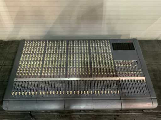 Tascam M-2600 MK II Analogowy mikser