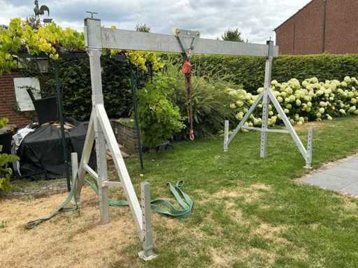 SM-Geräte Aluminium-Portalkran 1.500 kg – verstellbar – Spannweite 4 m