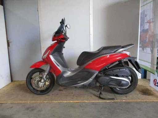 Piaggio - Scuter - 350 Beverly Sport - Motocicletă