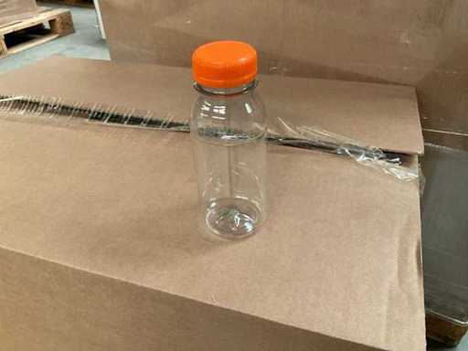 Bottiglie PET 250 cc con tappo (3360x)