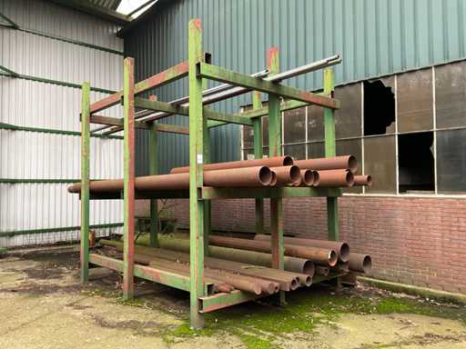 Calcio in metallo, (C)