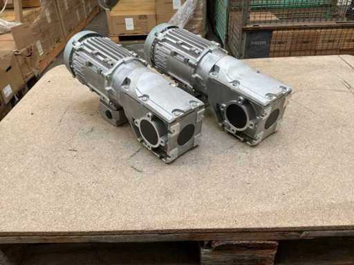 Lenze G500-B110 Motorreductor (2x)