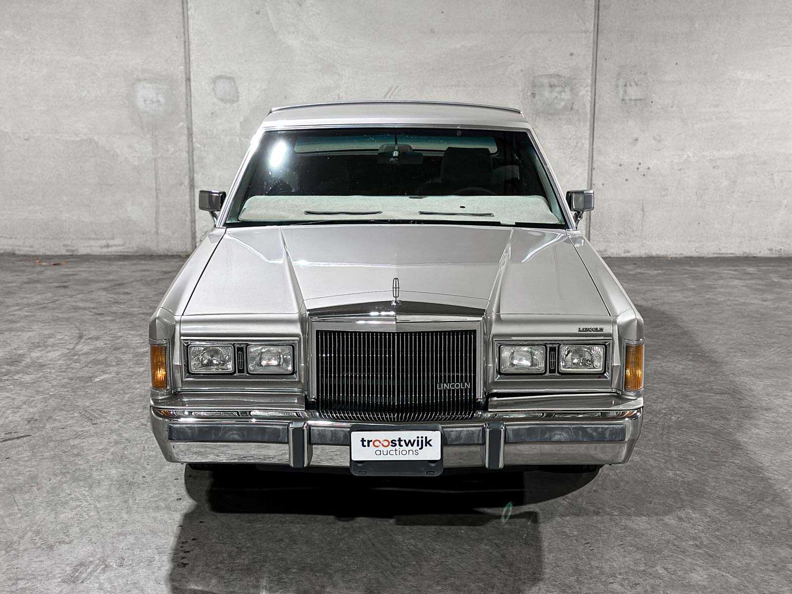 Lincoln Town Car 4.9 V8 Signature SD 160pk 1989, K-946-BX