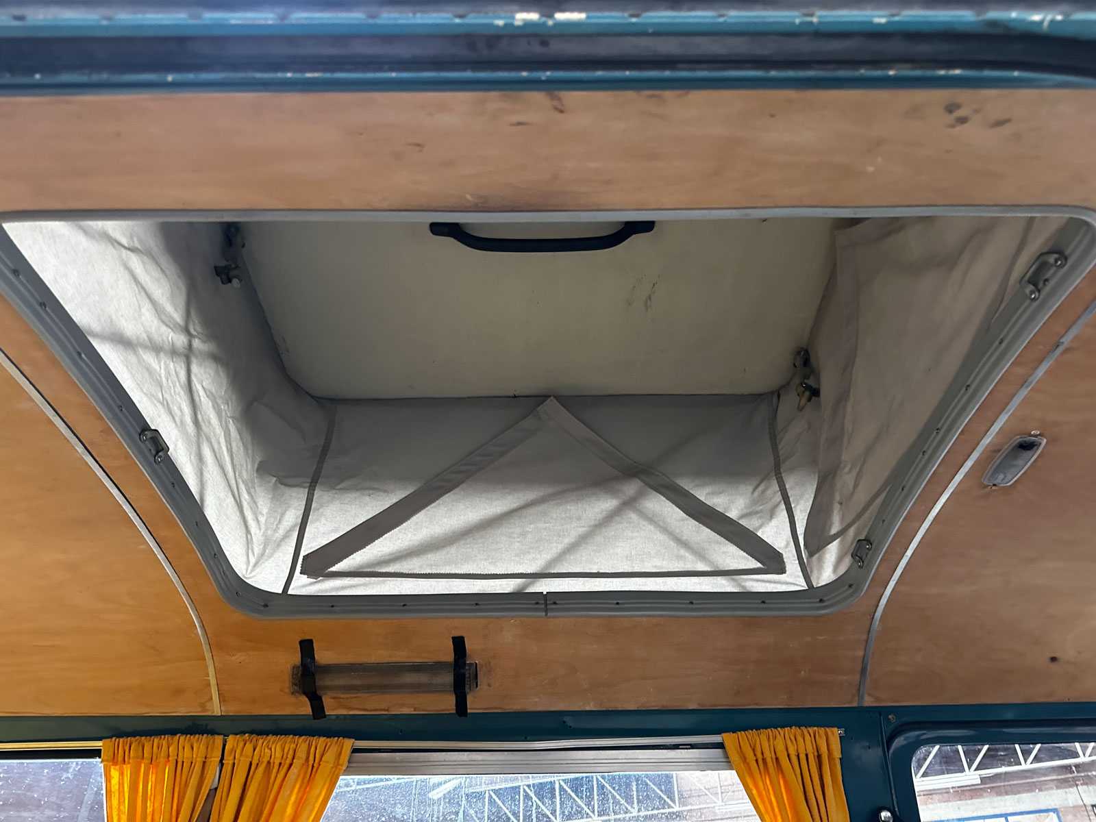 Volkswagen 23-517 Camper 1973, 07-YB-44