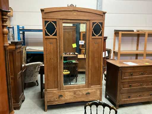 Wardrobe + chest of drawers