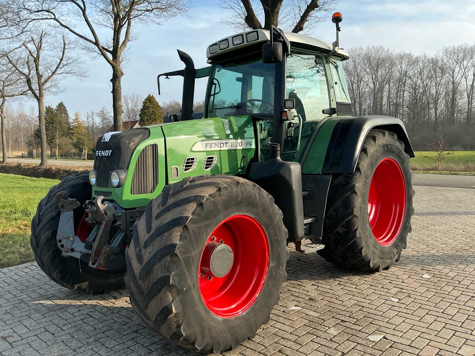 2007 Fendt 820 Vario TMS All-wheel drive agricultural tractor