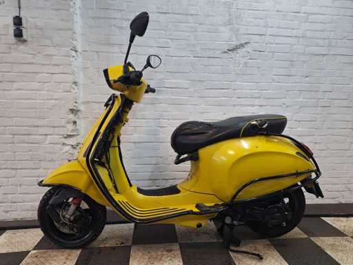 Piaggio Vespa Sprint 25 km snorscooter 4takt