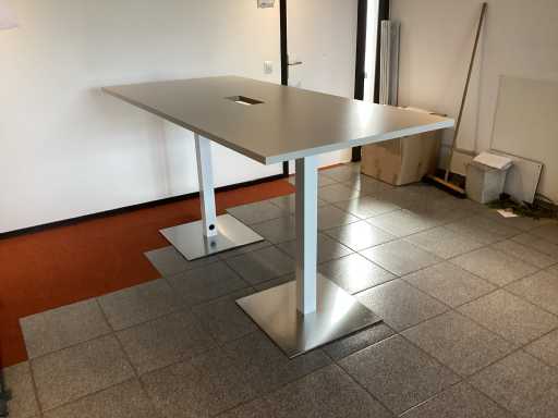 Manutan Standing Table