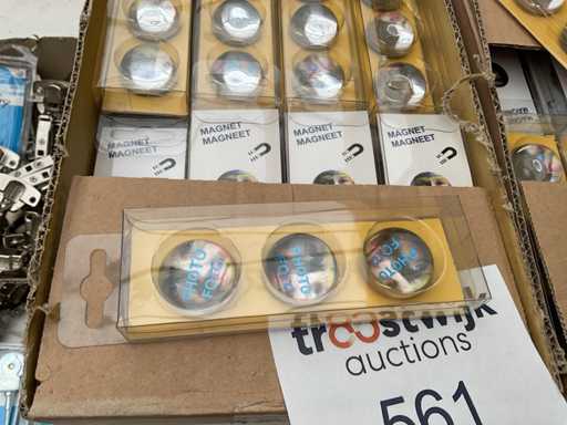 48 x set of magnets; Hand motif