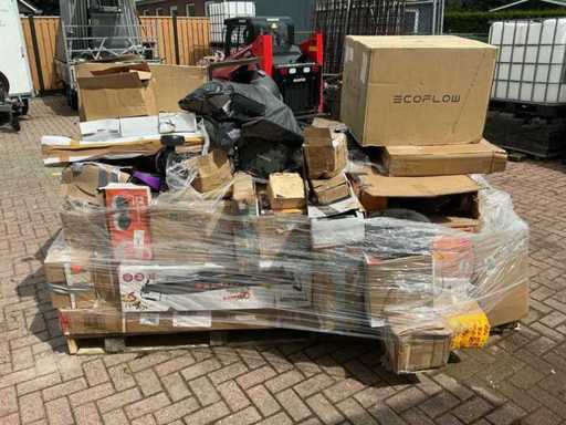 Rückgabepalette mit verschiedenen Elektroniken Elektronik