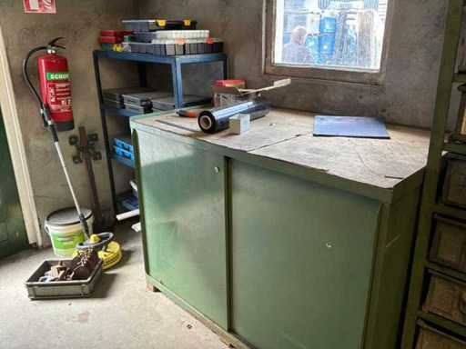 Commode avec contenu