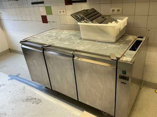 EURO FROST DTR151 Refrigerator