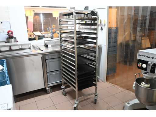 32-piece stainless steel pastry trolley