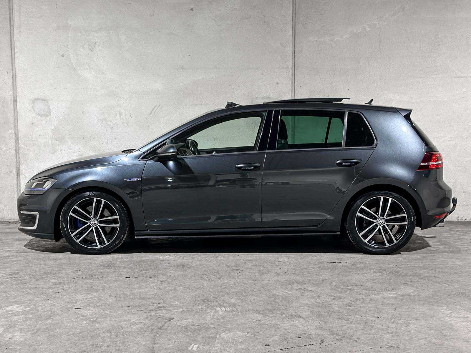 Volkswagen Golf GTE 1.4 TSI 204pk 2015 (Origineel-NL), 1-ZNB-51