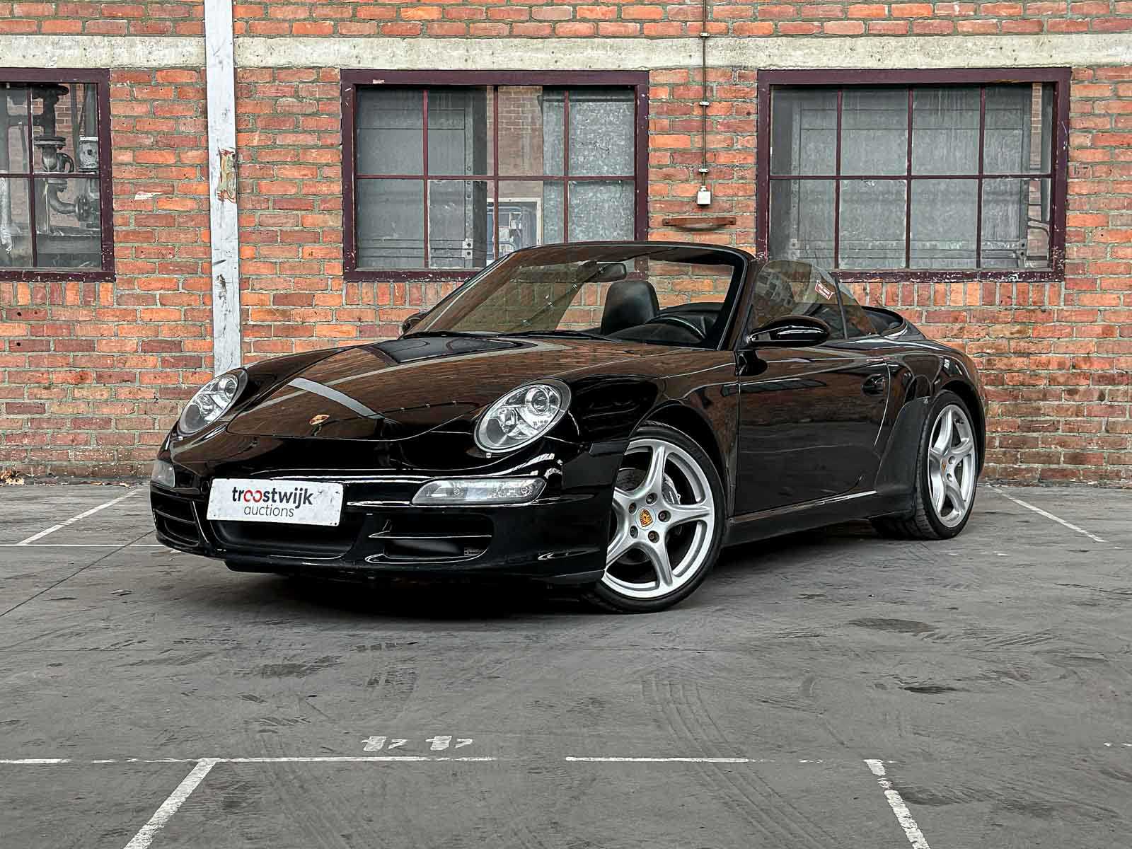 Porsche 911 Carrera Cabriolet 997 3.6 325pk 2005 handgeschakeld -Youngtimer-