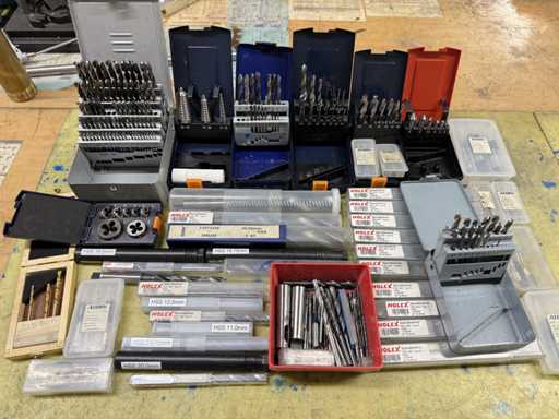  Outils de poteau 
