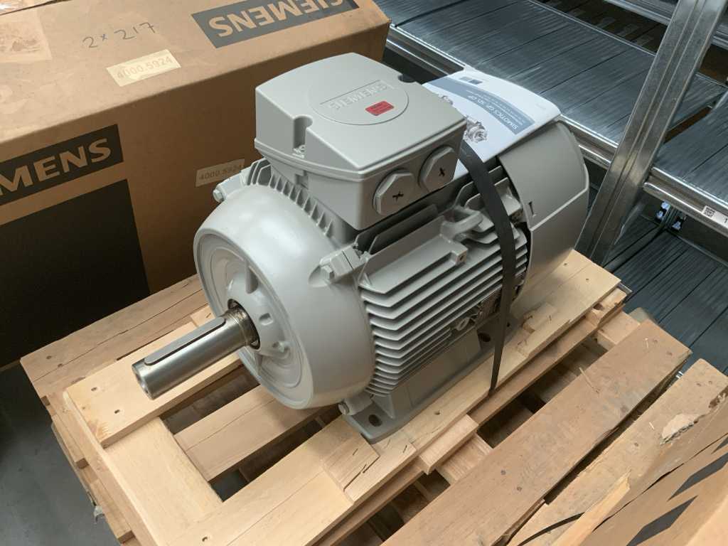 Siemens 1LE1003-1DC23-4AB4 Electric Motor