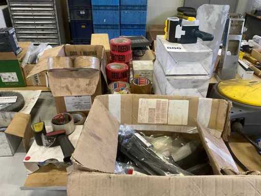 Uchwyty na rolki taśmy i taśmy