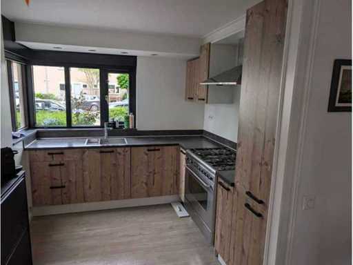 Kitchen with Ignis/Smeg appliances