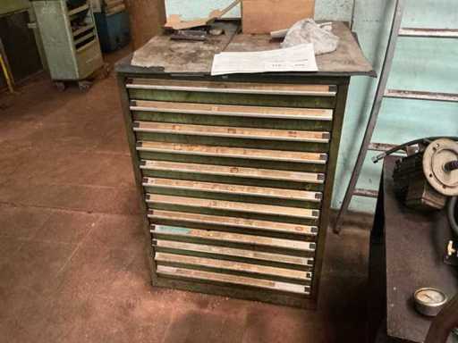 Ladenkast met tools