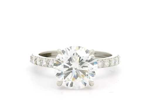 Anello in platino con 3,46 crt. diamante