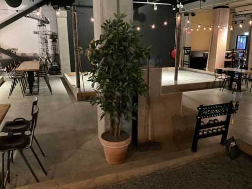 Bambus-Kunstpflanze mit Topf