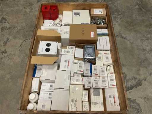 Charge von Installationsmaterialien