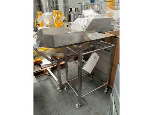 unloading table