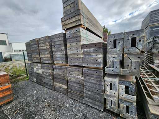 Hünnebeck Rasto wall formwork – 160 m² complete system with accessories – galvanised steel elements, corners & clamps – ready for use