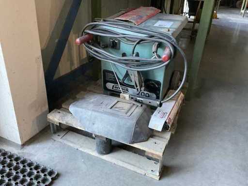 Macchina per saldatura Ferrock 200 a elettrodi