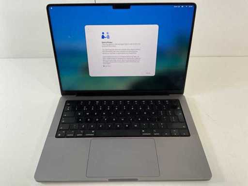 Apple MacBook Pro 13.3", Apple M1 Pro, 16GB RAM, 500GB SSD Laptop
