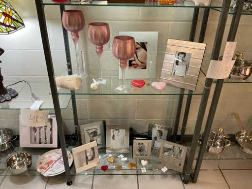 Diverse decoratie en geschenken, theelichten, fotokaders...