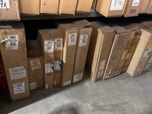Diverse condensatoren en radiatoren voor o.a. Toyota en Volvo (16x)