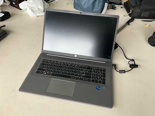 HP 470 G8 Laptop