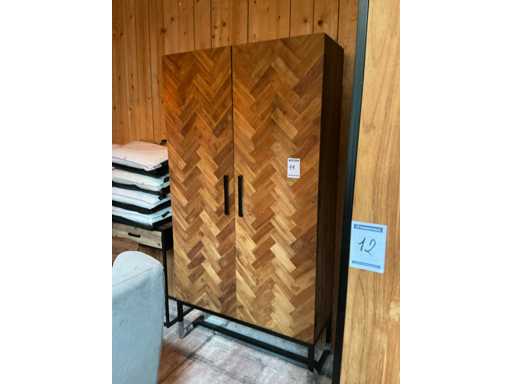 2-door wall cabinet
