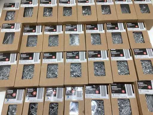 Batch of TORX wood screws 10520 thousand pieces