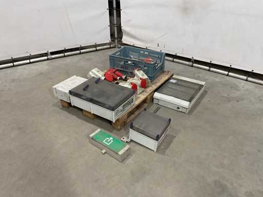 Partij elektrische materialen