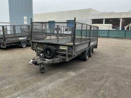 I za przyczepą Williams LM146G