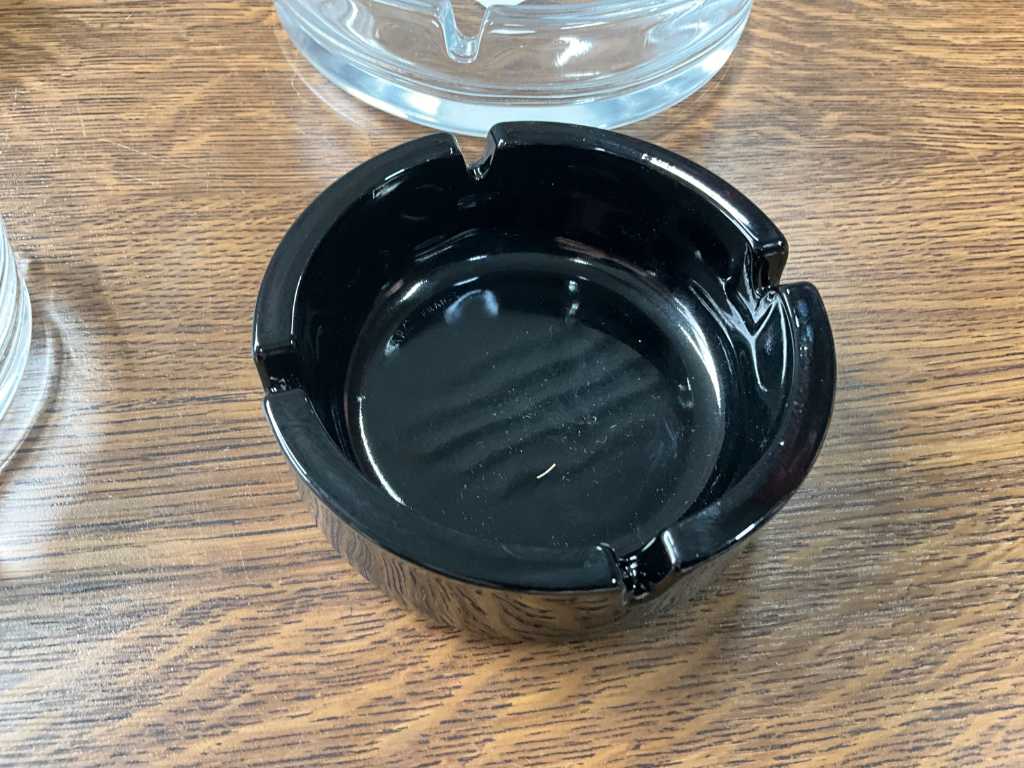 Large batch of ashtrays ARCOROC, LUMINARC