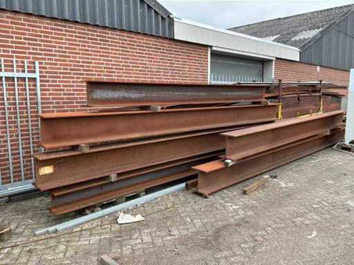 Partij stalen HEA-liggers en diverse staalprofielen