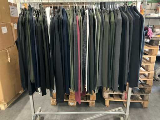 Partij diverse Pure White truien (68x)