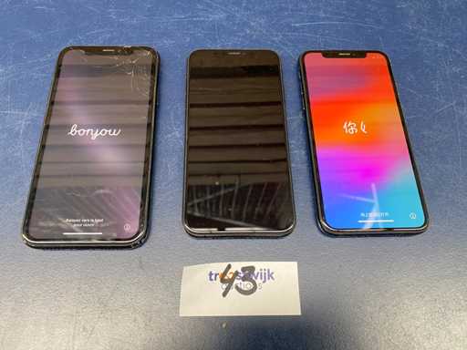 3x APPLE iPhone, 2x iPhone XS A2097, 1x iPhone XR A2105 (cracked glass)
